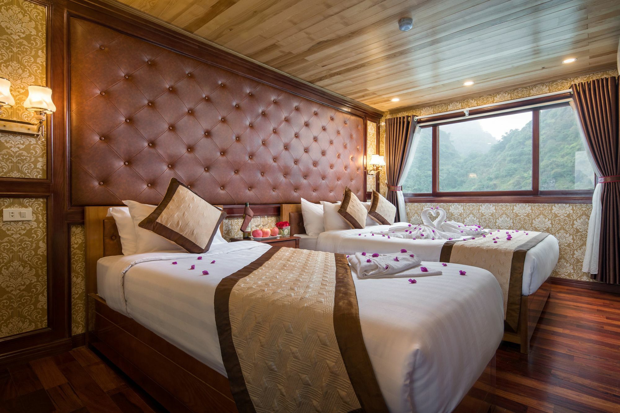 Harmony Boutique Cruises Hotel Ha Long Exterior photo